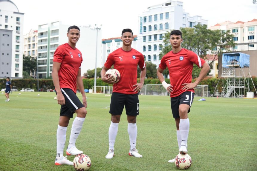 3 anh em Irfan, Ikhsan là Ilhan đều đang khoác áo ĐT Singapore chơi ở AFF Cup. Ikhsan đã ghi 3 bàn, vừa tỏa sáng trong trận bán kết.
