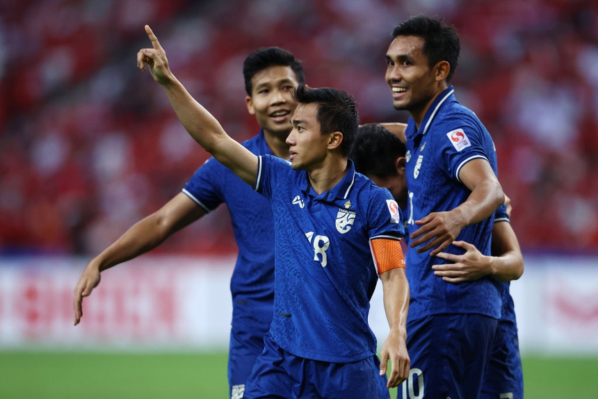 Thắng đậm 4-0 ở trận chung kết lượt đi, Thái Lan coi như đã là nhà vô địch AFF Cup. Chanathip và đồng đội đang ở 1 đẳng cấp khác.