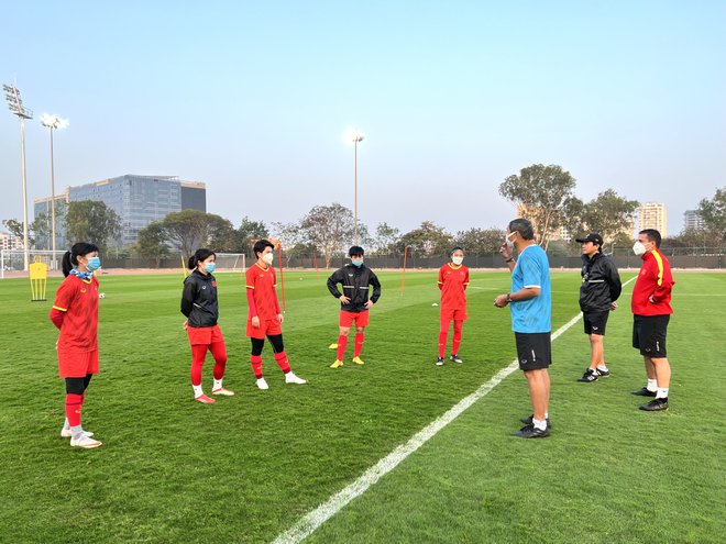 Tình cảnh chưa từng thấy ở ĐT nữ Việt Nam khi ra sân tập với 5 cầu thủ