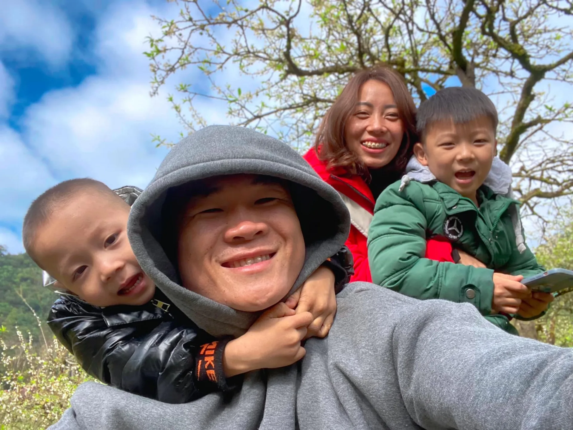 Võ sĩ Trương Đình Hoàng tự hào khoe được ông Park tung ra sân trong màu áo ĐT Việt Nam - Ảnh 1