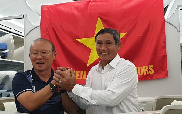 ĐT nữ Việt Nam vào World Cup: Cần cảm ơn người đã gửi từng quả quýt, miếng nhân sâm cho các cô gái