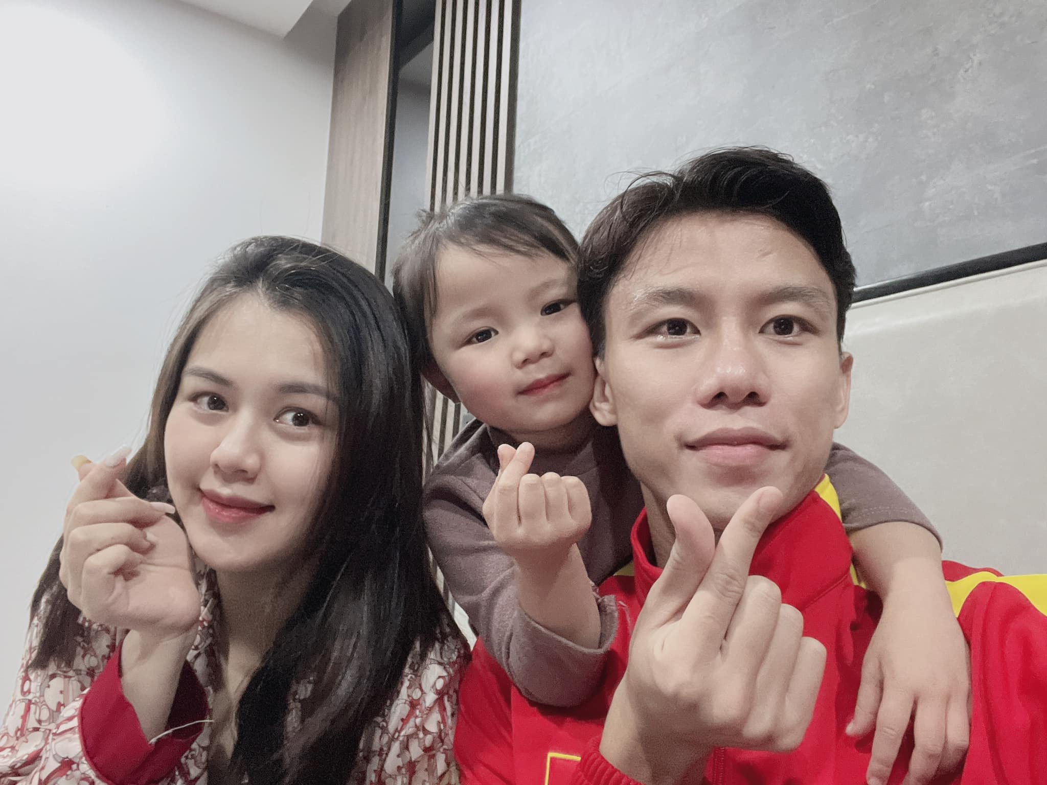 Quế Ngọc Hải tặng vợ bó hoa không mất tiền mua nhân dịp Valentine