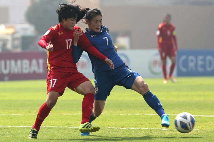 Thái Thị Thảo (số 17) của ĐT nữ Việt Nam chơi xuất sắc ở 2 trận đấu play-off gặp Thái Lan và Đài Loan
