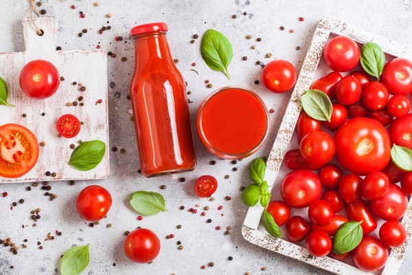 Cà chua chứa các vitamin giúp trắng da hiệu quả.