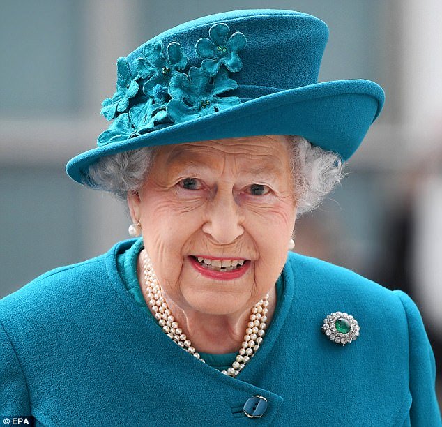 Nữ hoàng Elizabeth luôn tự đặt ra cho mình những luật lệ ngầm nhằm giữ gìn danh tiếng Hoàng tộc.