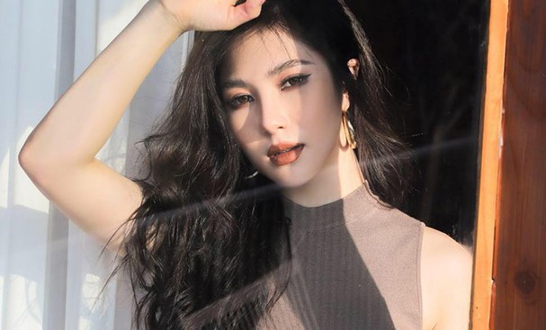 Ca sĩ Hương Tràm: Nhan sắc tăng hạn hậu phẩu thuật thẩm mỹ