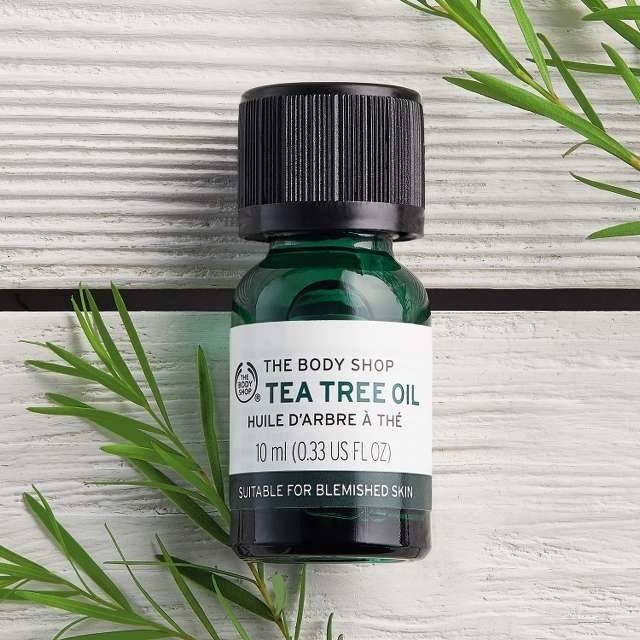 Tinh dầu trị mụn Tea Tree Oil của The Body Shop