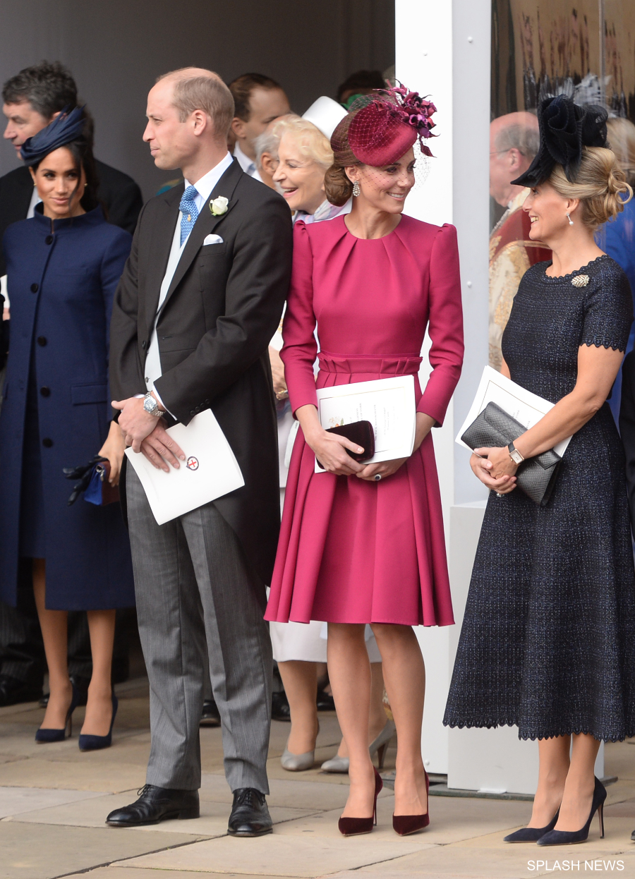 Mặc trang phục có màu sắc nổi bật là cách Công nương Kate Middleton thu hút sự chú ý tại các sự kiện không có Nữ hoàng