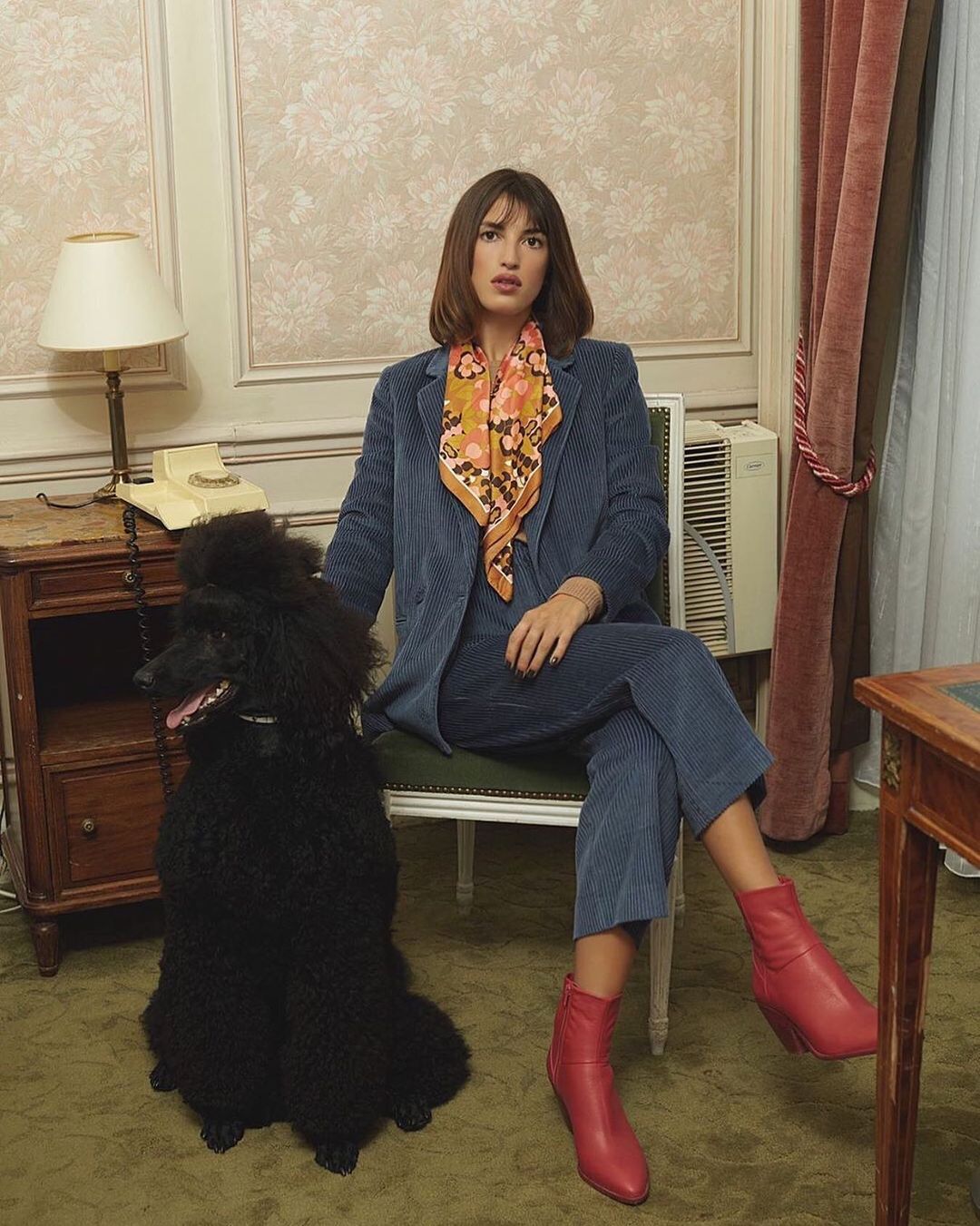 Fashionista Jeanne Damas: 'Chúng tôi có rất ít đồ mới trong tủ quần áo!' - Ảnh 8