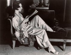 Coco Chanel trong trang phục trong nhà