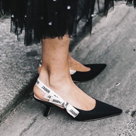 Đôi giày slingback của Dior