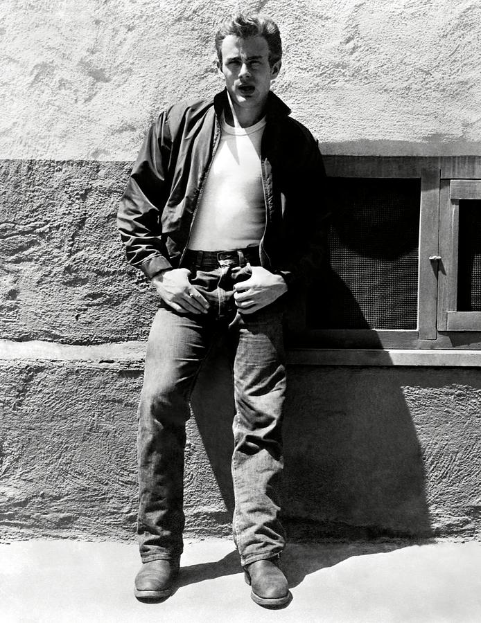 Nam diễn viên James Dean trong phim Rebel Without a Cause (1955)