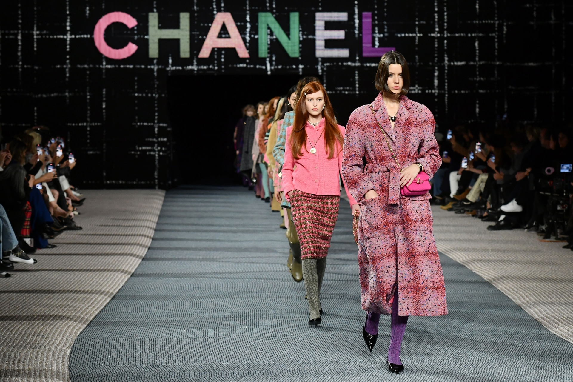 Chanel là thương hiệu thời trang xa xỉ có tuổi đời lên tới hơn 100 năm