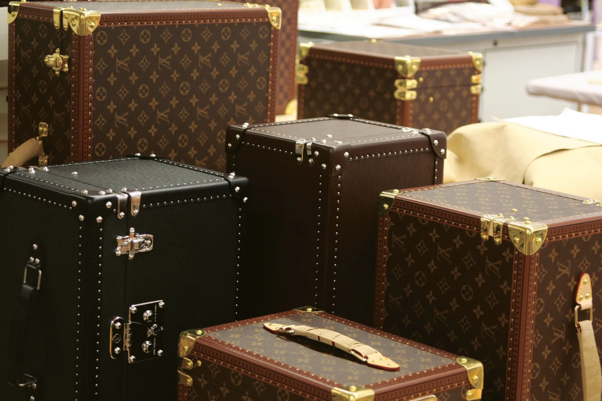 Louis Vuitton: Thương hiệu thời trang xa xỉ với tuổi đời đáng ngưỡng mộ - Ảnh 1