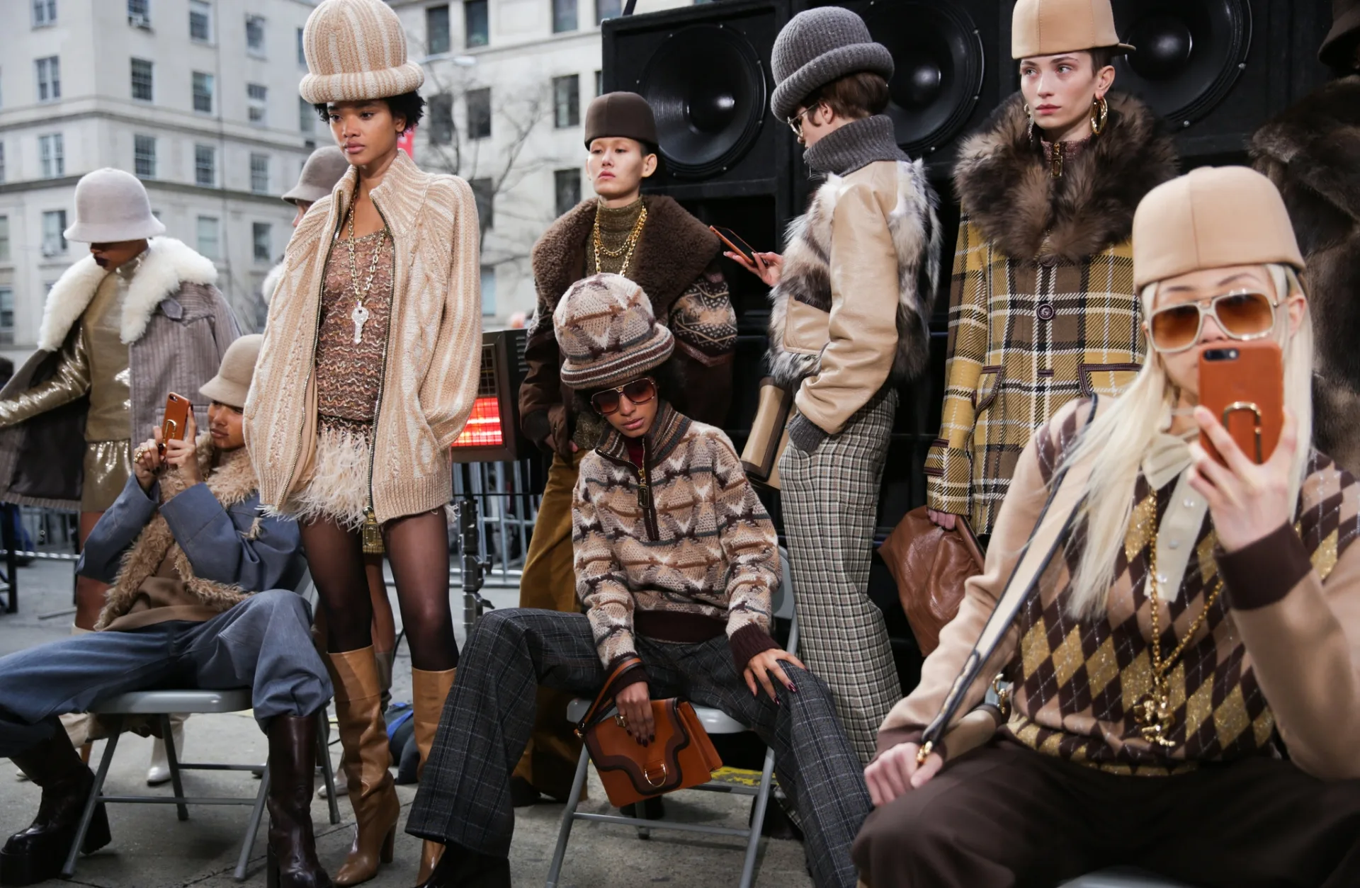Tất tần tật những điều bạn cần biết về thương hiệu thời trang Marc Jacobs - Ảnh 1