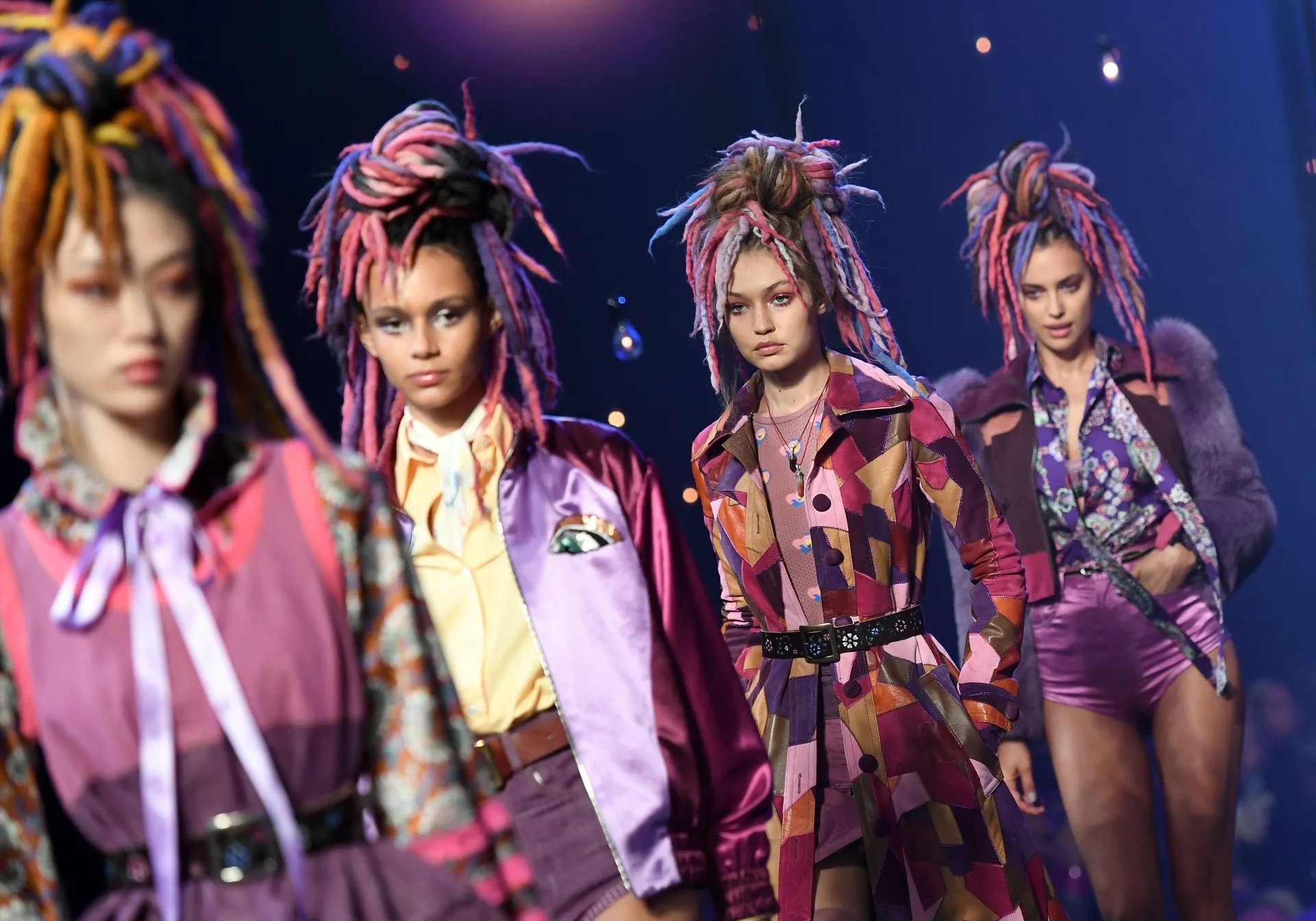 Tất tần tật những điều bạn cần biết về thương hiệu thời trang Marc Jacobs - Ảnh 1