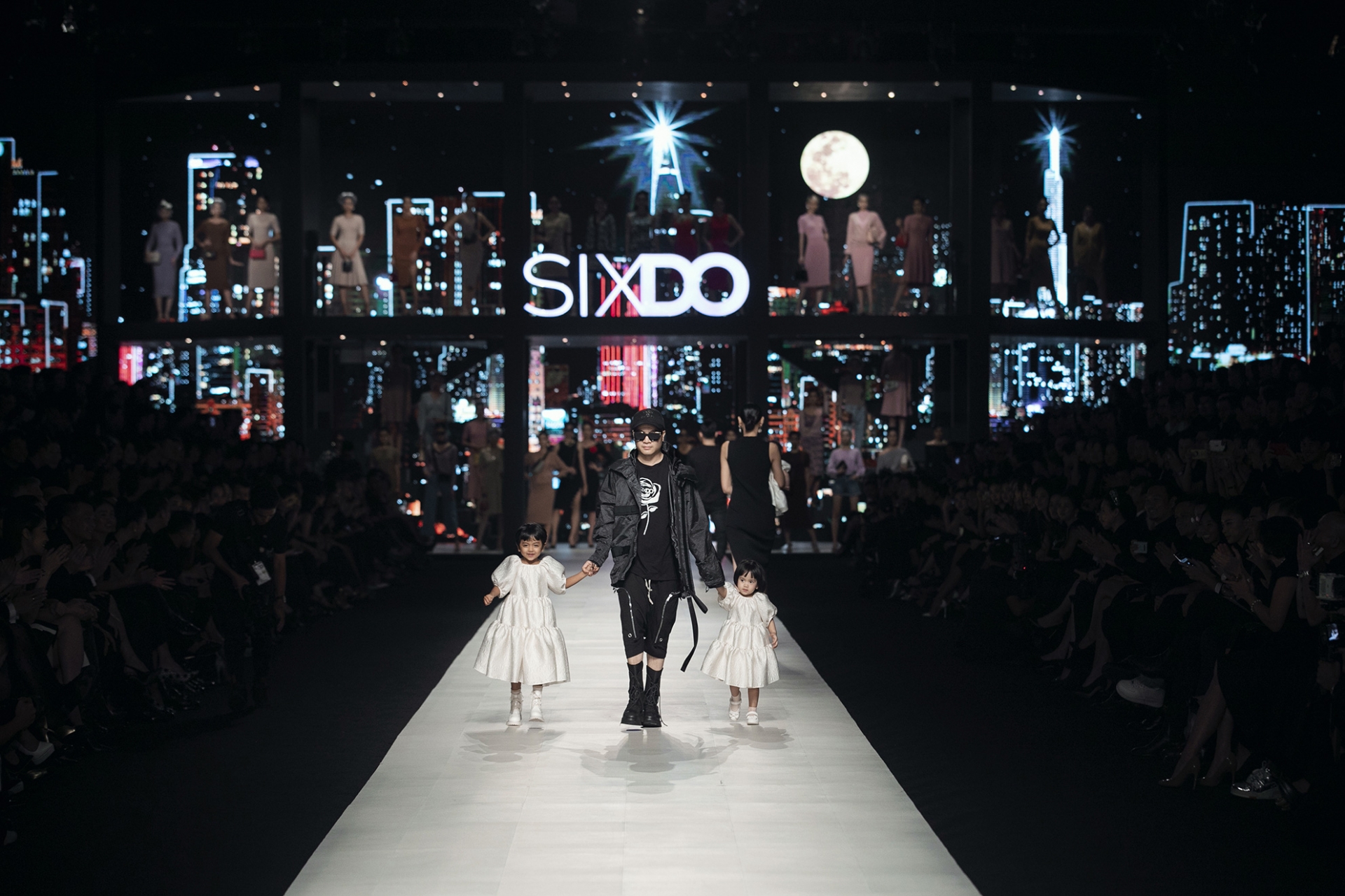 Show diễn thời trang SIXDO của NTK Đỗ Mạnh Cường