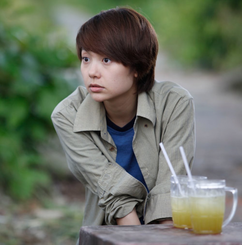 Tạo hình tomboy của Minh Hằng trong bộ phim 'Vừa đi vừa khóc'