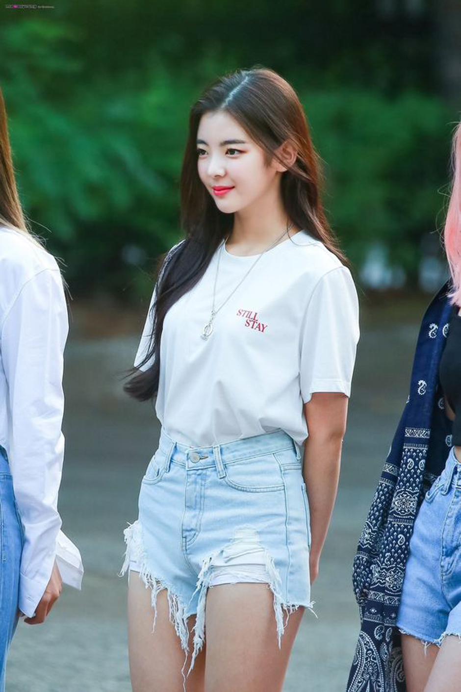 Quần short denim phù hợp cho mùa hè.