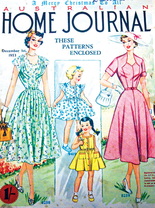 Váy xoè chít eo và mái tóc xoăn nhẹ là mốt thời thượng trong những năm 1950