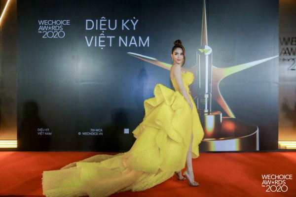 Ngọc Trinh trên thảm đỏ WeChoice 2020: Thần tiên tỉ tỉ đến chị đại kiêu sa