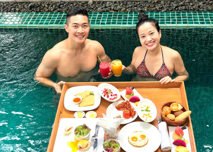 Tự ái vì bị chồng "dìm hàng", MC Hồng Phượng giảm 21kg sau khi sinh con