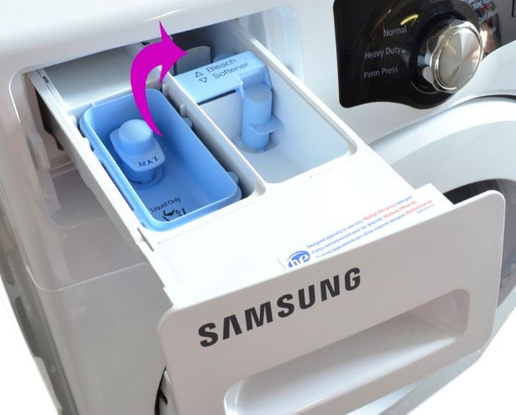 Máy giặt là vật dụng được sử dụng thường xuyên nên hay có mùi và cặn bẩn